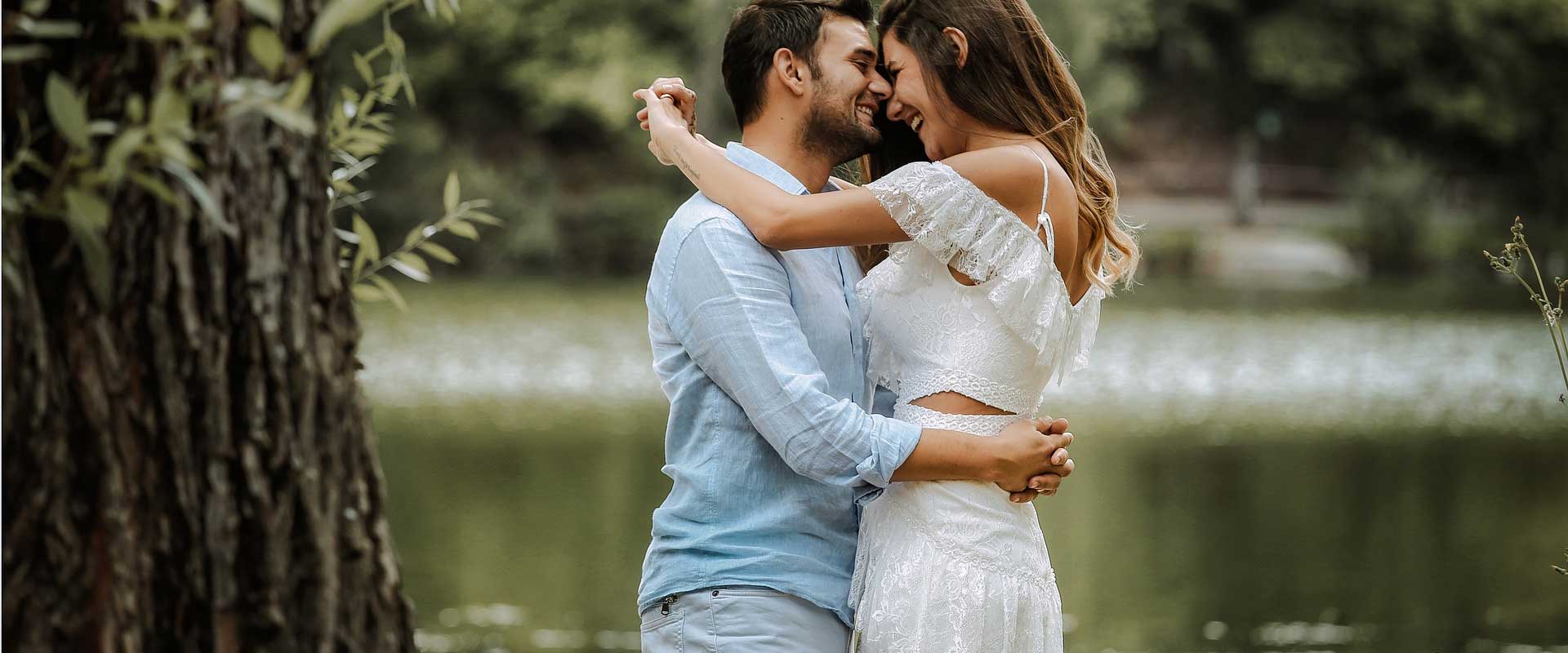 elopement couple